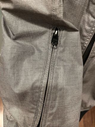 Cazadora bomber Pull&Bear gris talla M