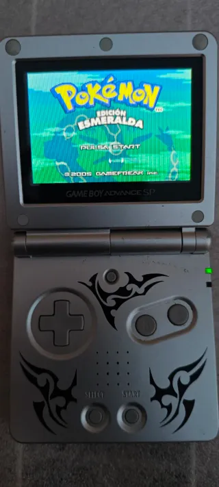 Pokedex Shiny completa Pokémon Esmeralda
