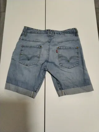 Pantalón corto vaquero Levi's talla S, W29