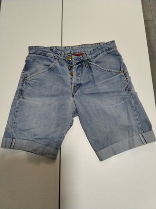 Pantalón corto vaquero Levi's talla S, W29