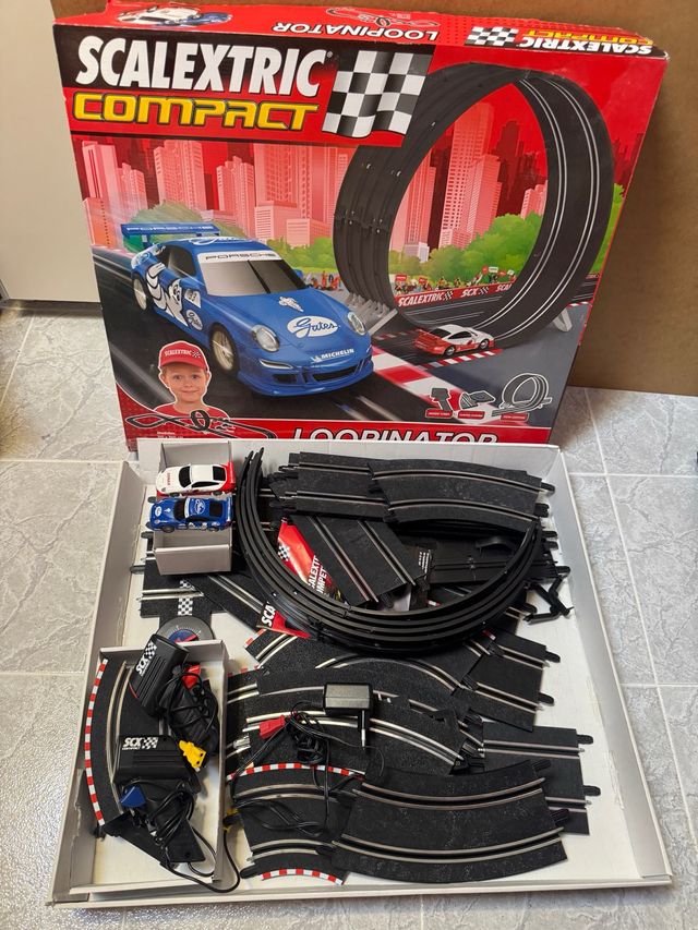 Scalextric Compact Loopinator