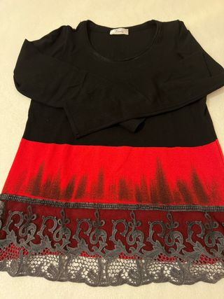 Maglietta Vanity nera e rossa, e grigia, con pizzo