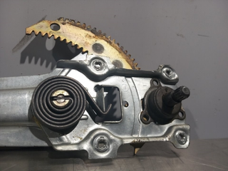 ELEVALUNAS DELANTERO IZQUIERDO TOYOTA