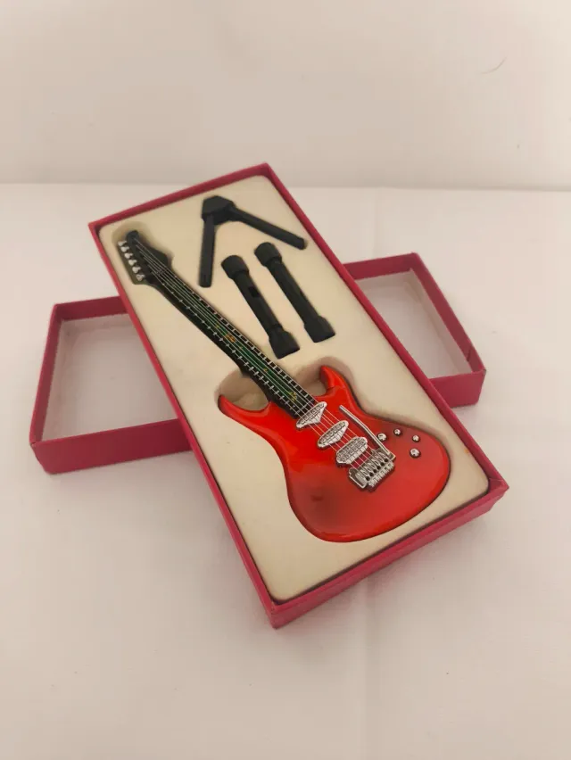 Guitarra Eléctrica Mechero Rojo