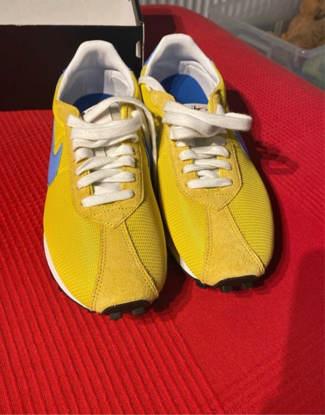 Zapatillas Nike Amarillas y Azules