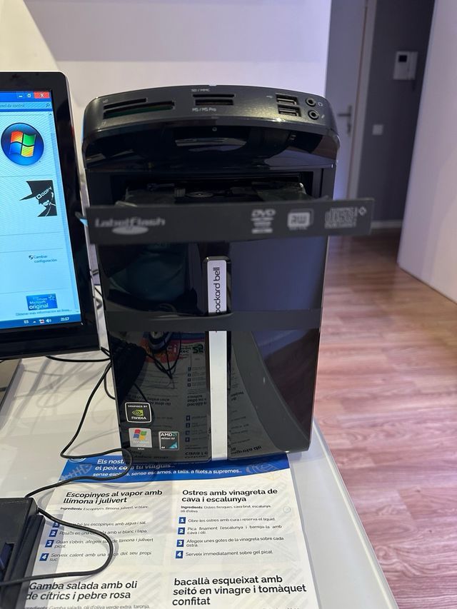 Ordenador Packard Bell Completo