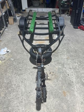 Remolque moto de agua con papeles