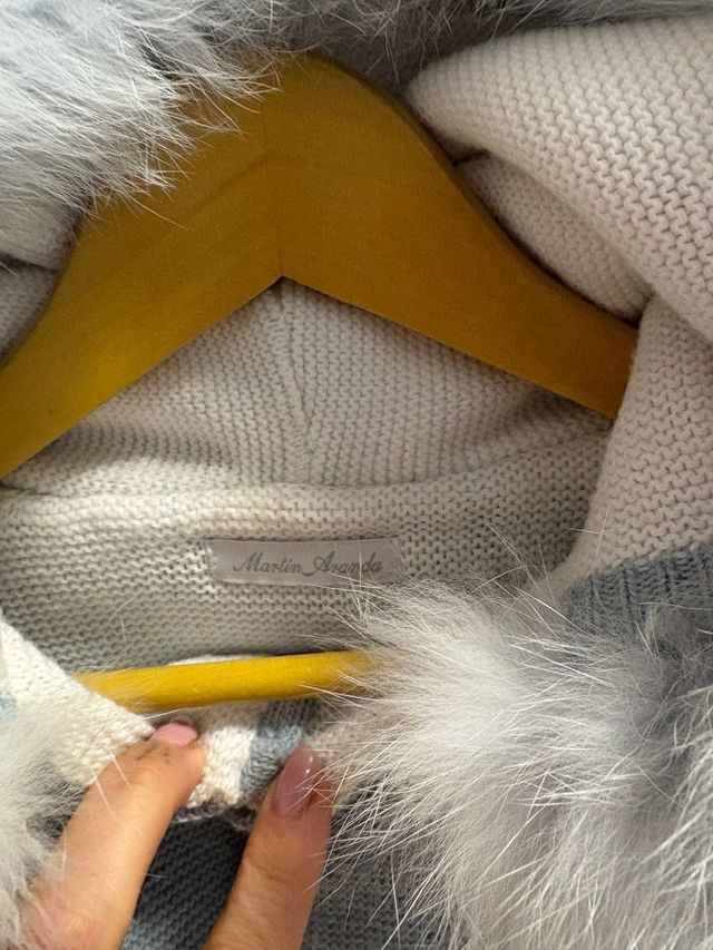 Abrigo bebé con capucha de pelo