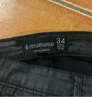 Pantalones Stradivarius efecto piel T34