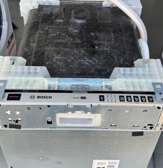 LAVASTOVIGLIE BOSCH INTEGRATA LARGA 45 cm 