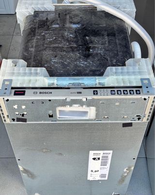 LAVASTOVIGLIE BOSCH INTEGRATA LARGA 45 cm 