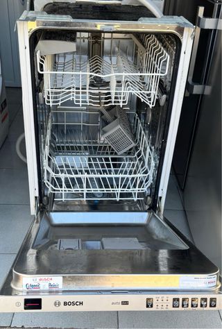 LAVASTOVIGLIE BOSCH INTEGRATA LARGA 45 cm 