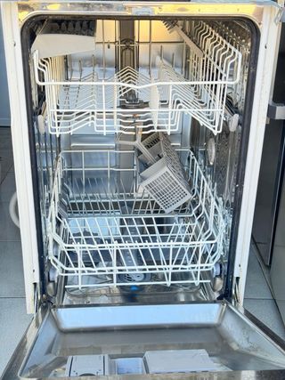 LAVASTOVIGLIE BOSCH INTEGRATA LARGA 45 cm 