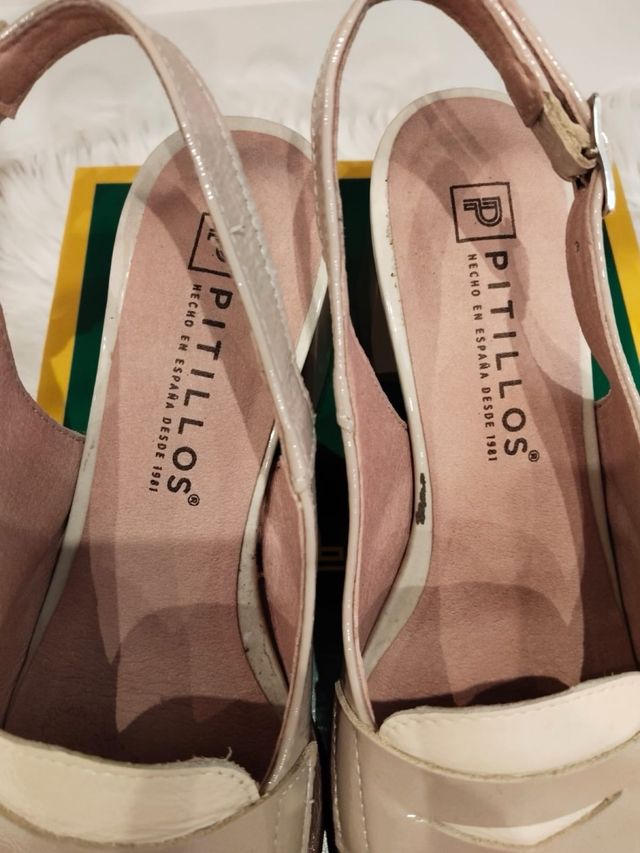 Zapatos Pitillos Beige y Blanco Talla 38
