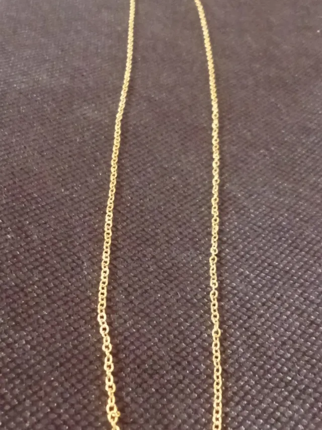 Catenina rolò placcata in oro italiano 18 carati.