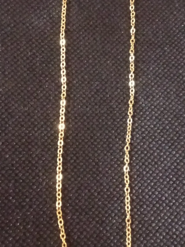 Catenina rolò placcata in oro italiano 18 carati.