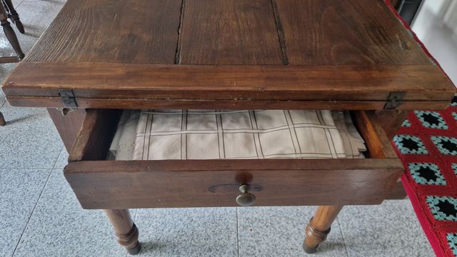 Tavolo antico in legno