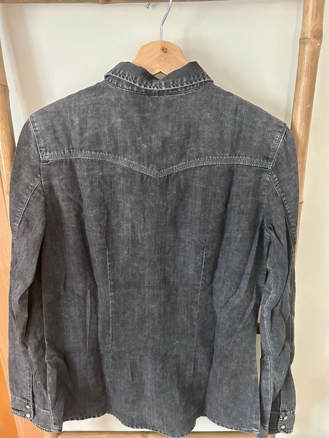 Camisa vaquera Bershka negra