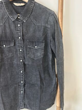 Camisa vaquera Bershka negra