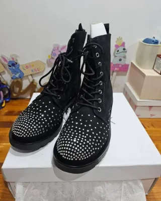 Botas negras aterciopeladas 