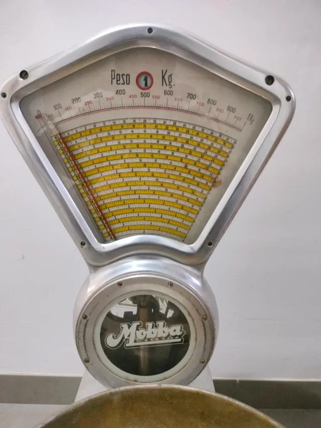 Báscula Mobba antigua