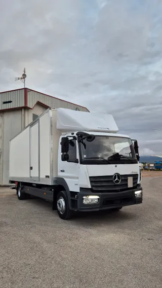 Mercedes Atego 1221