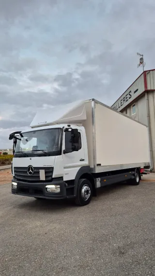 Mercedes Atego 1221