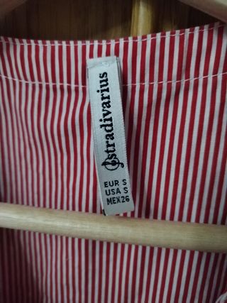 Blusa Stradivarius Talla S Rayas Rojas