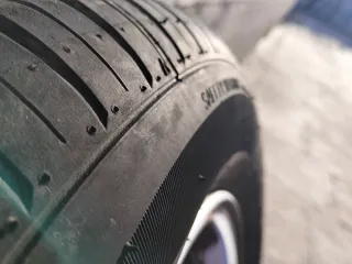 4 Neumáticos Nankang 215/65 R15 con llanta