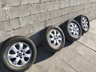 4 Neumáticos Nankang 215/65 R15 con llanta