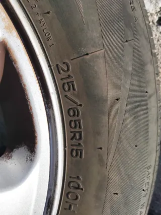 4 Neumáticos Nankang 215/65 R15 con llanta