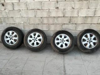4 Neumáticos Nankang 215/65 R15 con llanta