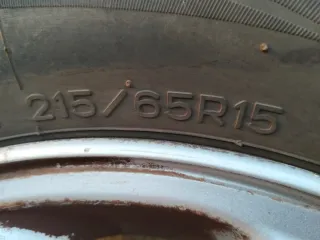 4 Neumáticos Nankang 215/65 R15 con llanta