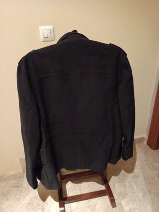 Chaqueta hombre gris y negra