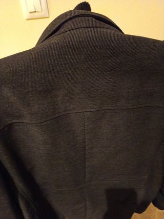 Chaqueta hombre gris y negra