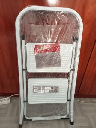 Escalera blanca 2 peldaños nueva