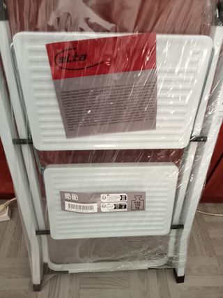 Escalera blanca 2 peldaños nueva