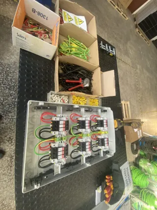 Instalaciones eléctricas autoconsumo y Aisladas