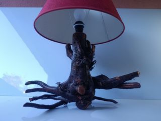 Lámpara artesanal de raíz