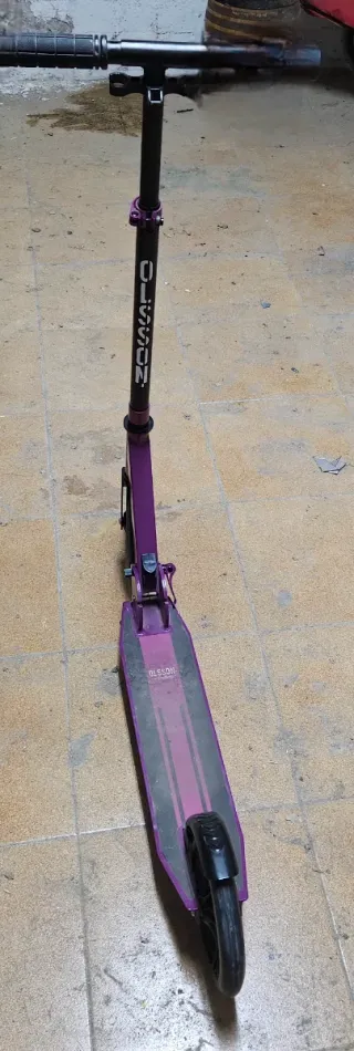Monopatín Morado