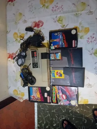Consola Nintendo NES + 5 Juegos