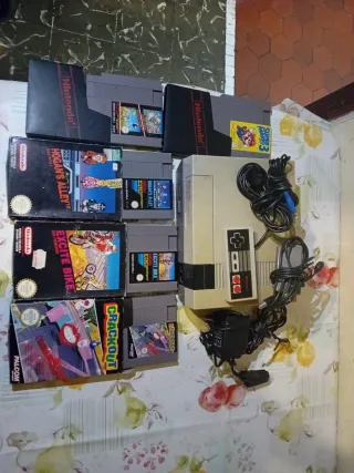 Consola Nintendo NES + 5 Juegos