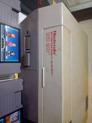Consola Nintendo NES + 5 Juegos