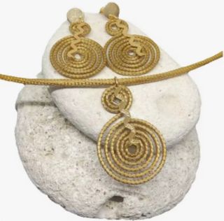Conjunto collar y pendientes oro vegetal