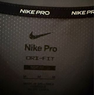 Camiseta Nike Pro Dri-Fit gris
