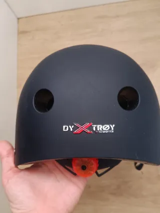 Casco de patineta negro