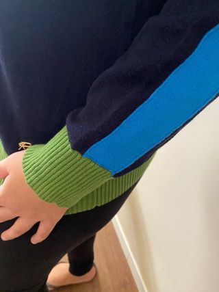 Jersey azul y verde cuello barco