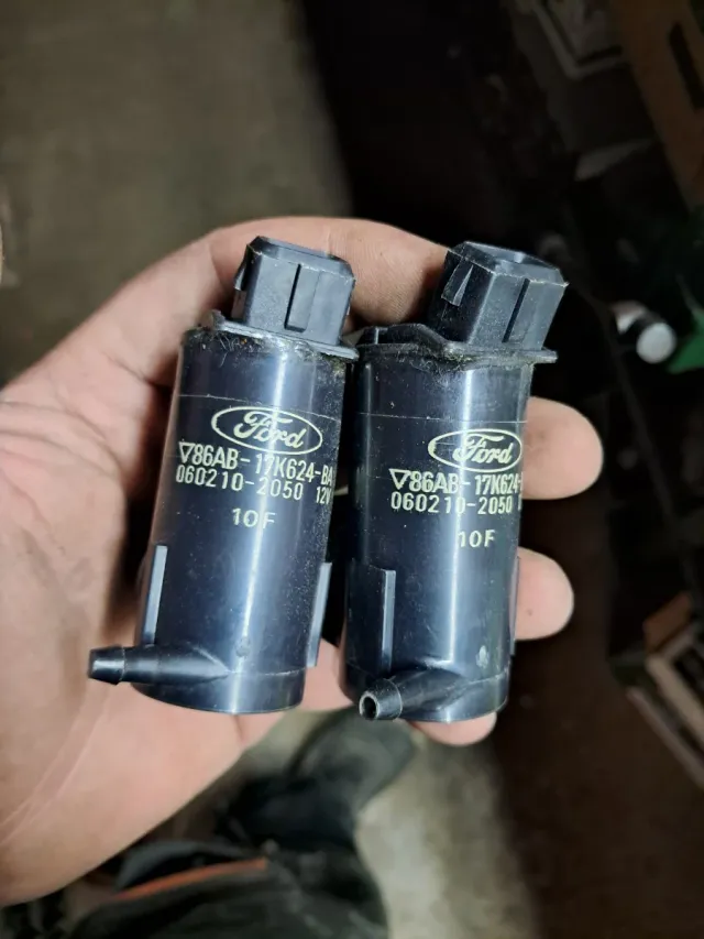 Motor limpiaparabrisas Ford V786AB-17K624-BA