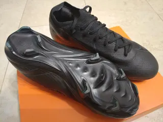 Zapatillas de fútbol Nike negras. 37,5