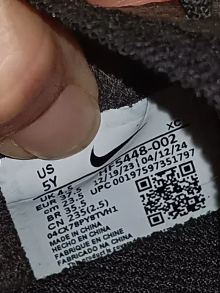 Zapatillas de fútbol Nike negras. 37,5